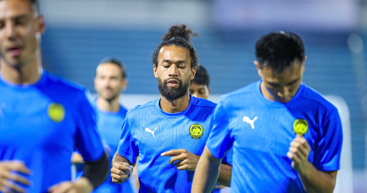 Đội tuyển Malaysia xuất hiện ‘bắt mắt’ trên sân Thiên Trường, báo chí ‘ở nhà’ nóng lòng…