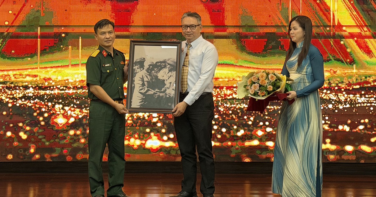 Kỷ vật "xuyên thế kỷ" của người thợ Ba Son lần đầu trưng bày tại TP.HCM