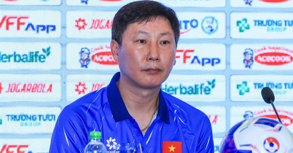HLV Kim Sang-sik lần đầu nói về án phạt của AFC: 'Việt Nam quyết đánh bại Malaysia, không có chuyện lùi bước'