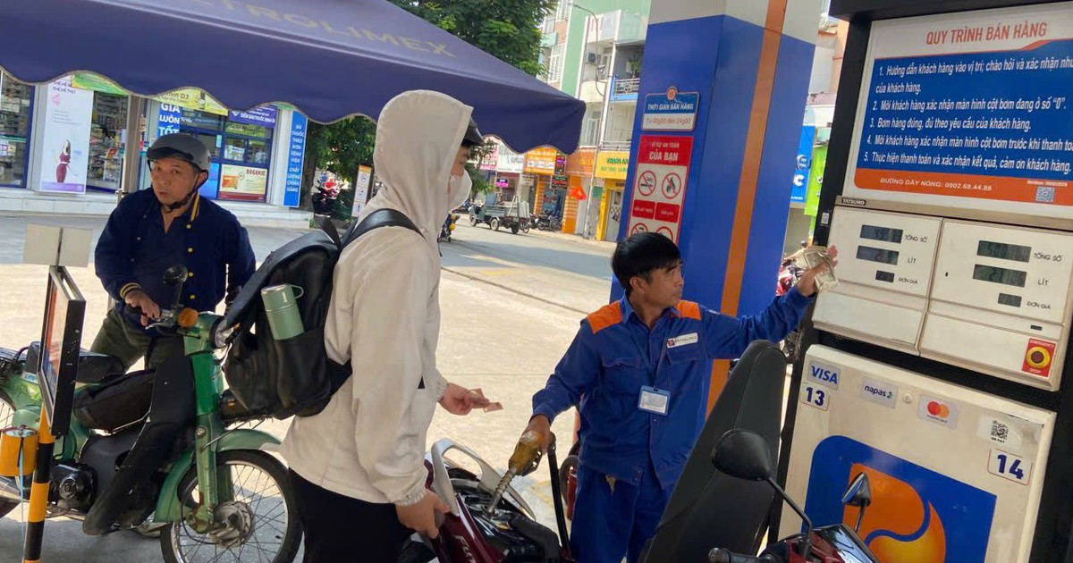 Xăng sinh học E10: Chiêu tiết kiệm của dân văn phòng và sinh viên