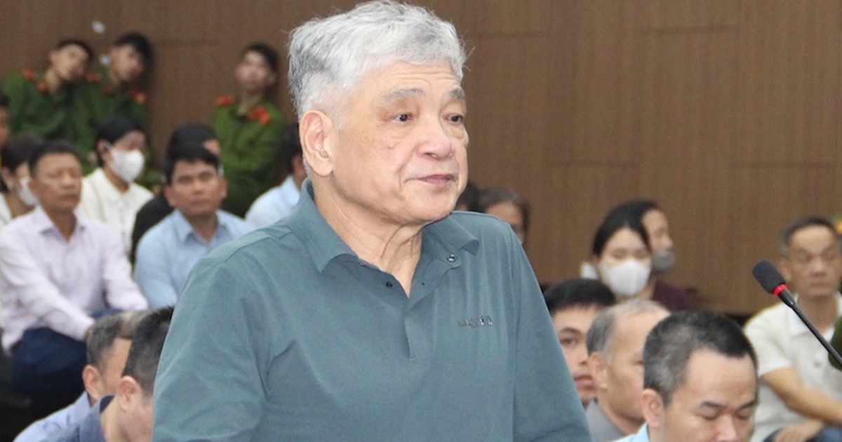 Cựu quan chức Bộ NN-PTNT khai gì về "túi quà" 10 tỉ đồng đặt trước cửa nhà?