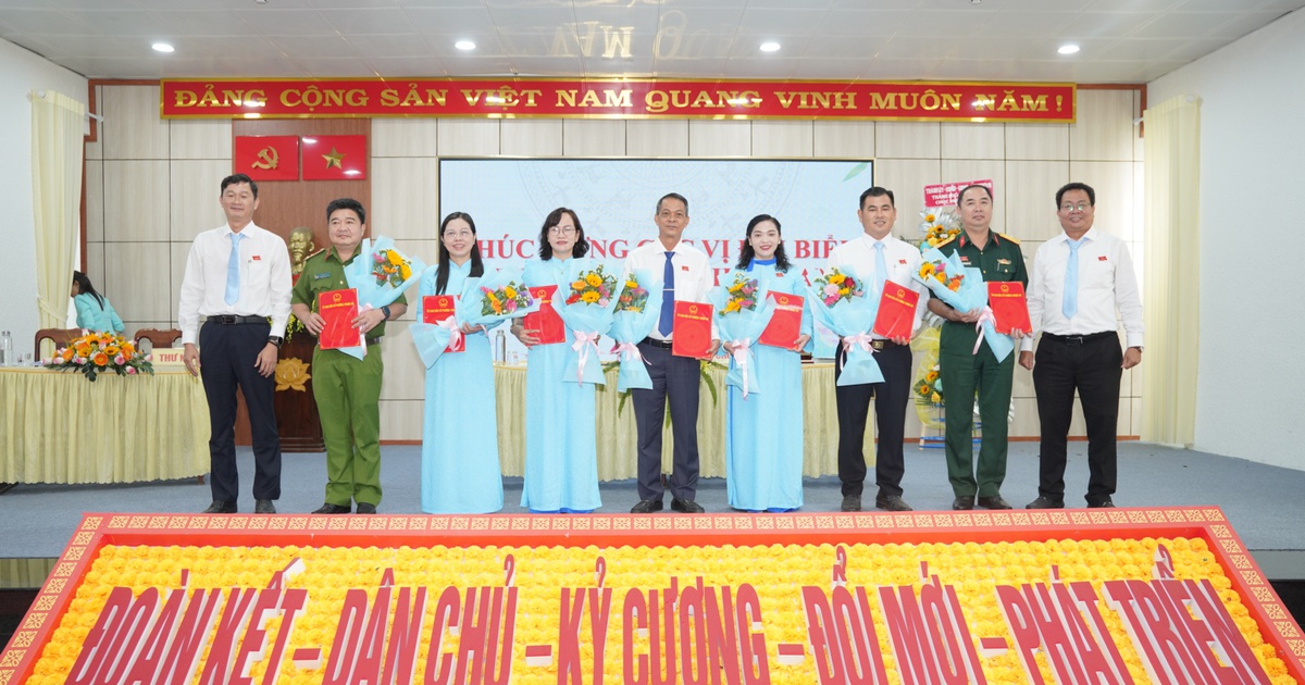 Ông Huỳnh Văn Sơn tái đắc cử Chủ tịch HĐND phường Thuận An nhiệm kỳ 2026 - 2031