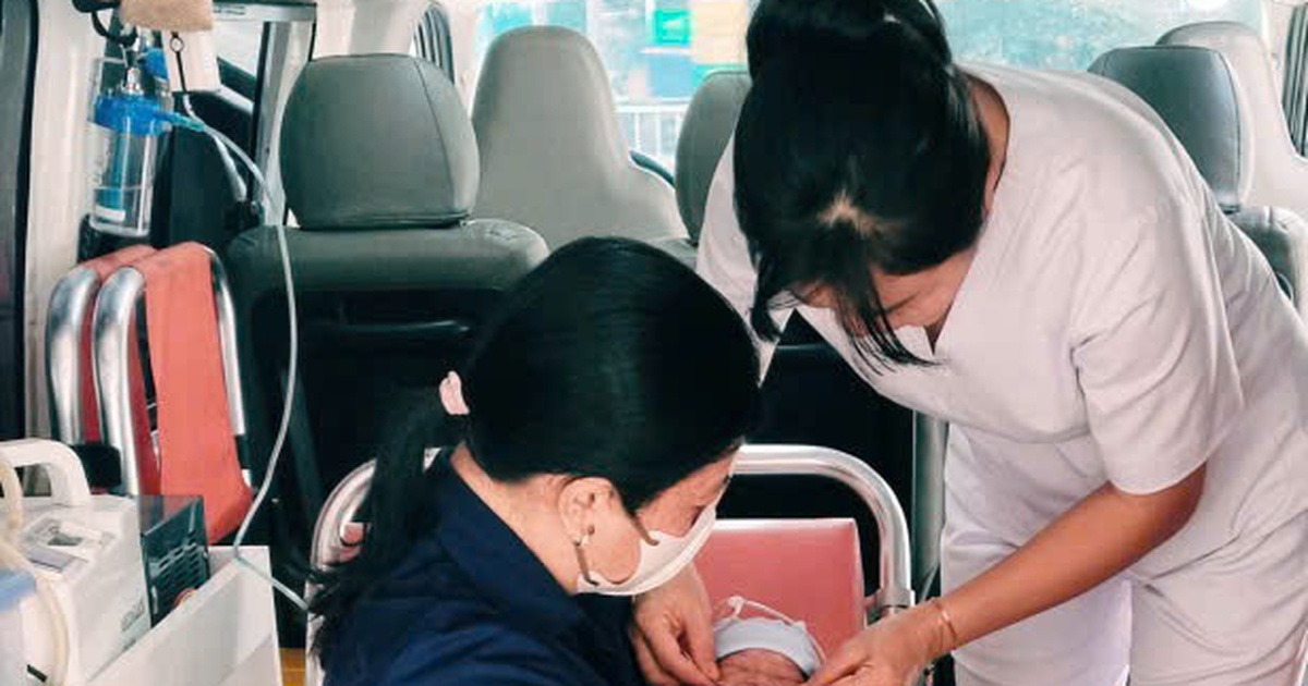 Đi tập thể dục, người dân phát hiện thi thể trẻ sơ sinh dưới kênh nước