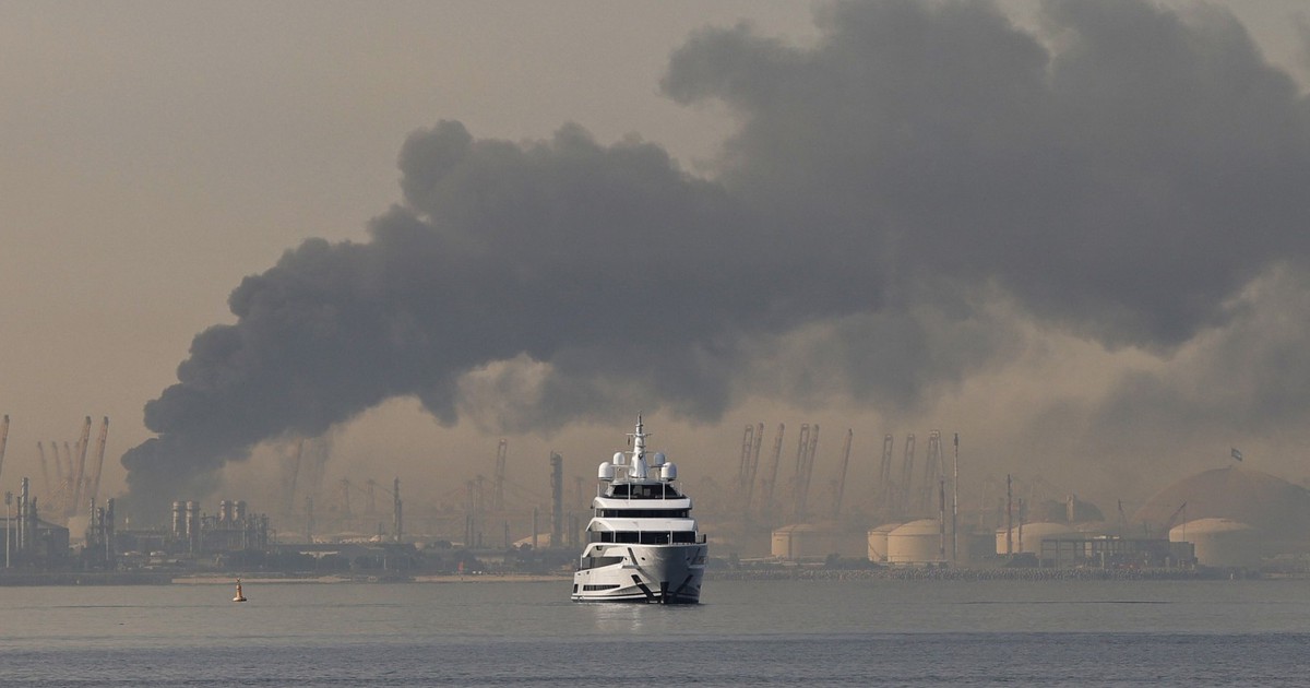 Nhiều nước vùng Vịnh dính đòn tấn công: Iran tính gì, hệ lụy ra sao?