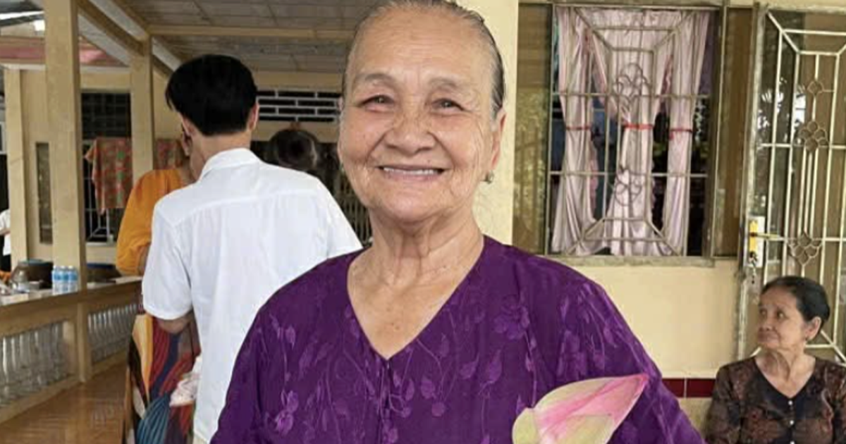 Chuyện b&agrave; nội cầm hơn 1,2 tỉ đồng chia lộc cho con ch&aacute;u