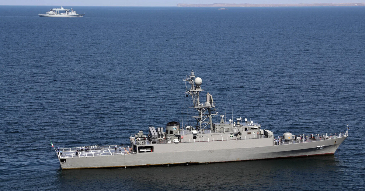 Tàu chiến Iran chìm ngoài khơi Sri Lanka, nghi bị tàu ngầm bắn