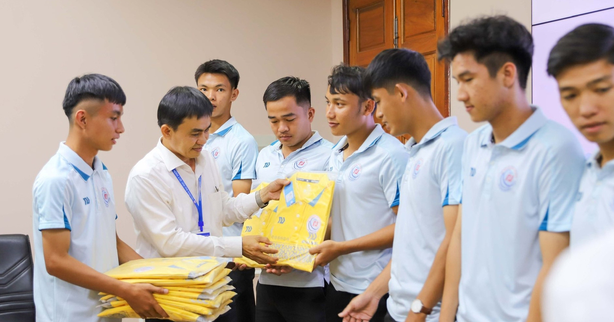 Hiệu trưởng Trường ĐH Quy Nhơn 'truyền lửa' trước VCK TNSV THACO cup 2026