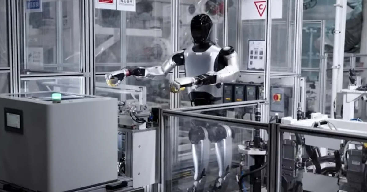 Robot Xiaomi theo kịp dây chuyền xe điện 76 giây/chiếc