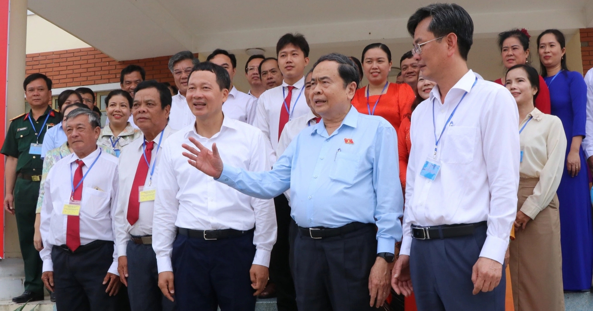 Chủ tịch Quốc hội kiểm tra công tác chuẩn bị bầu cử ở Đồng Nai