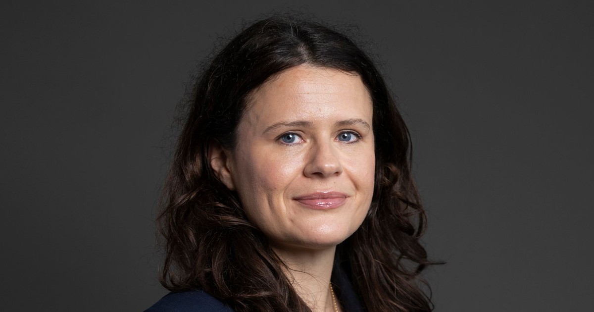 Chồng bị nghi làm gián điệp cho Trung Quốc, nghị sĩ Anh rời nhóm nghị viện