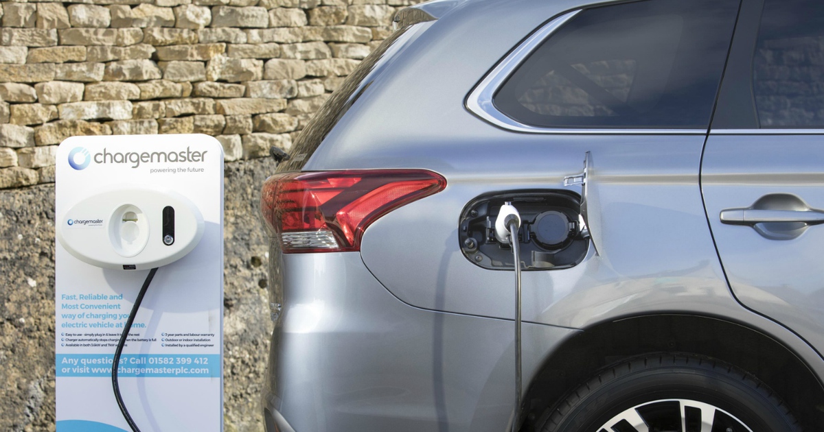 Lưu ý gì khi sử dụng ô tô hybrid cắm sạc ngoài?