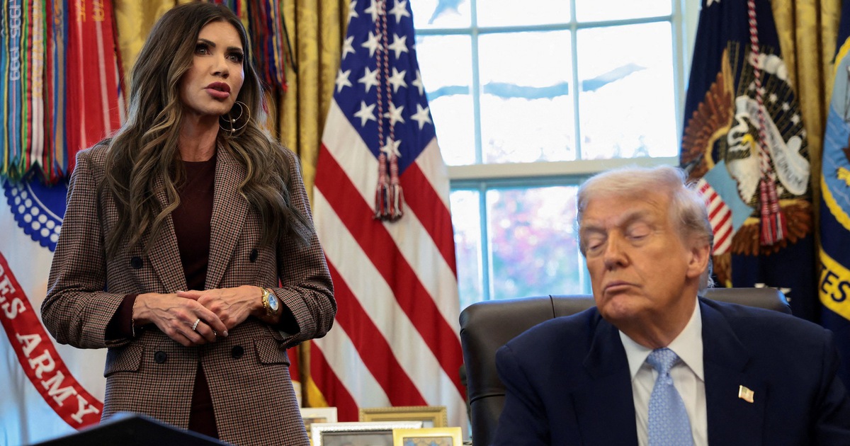 Tổng thống Trump đối diện căng thẳng trong nước