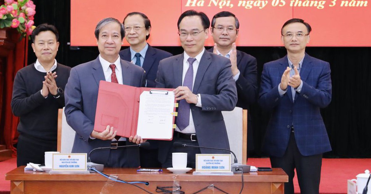 Bàn giao nhiệm vụ Bộ trưởng Bộ GD-ĐT