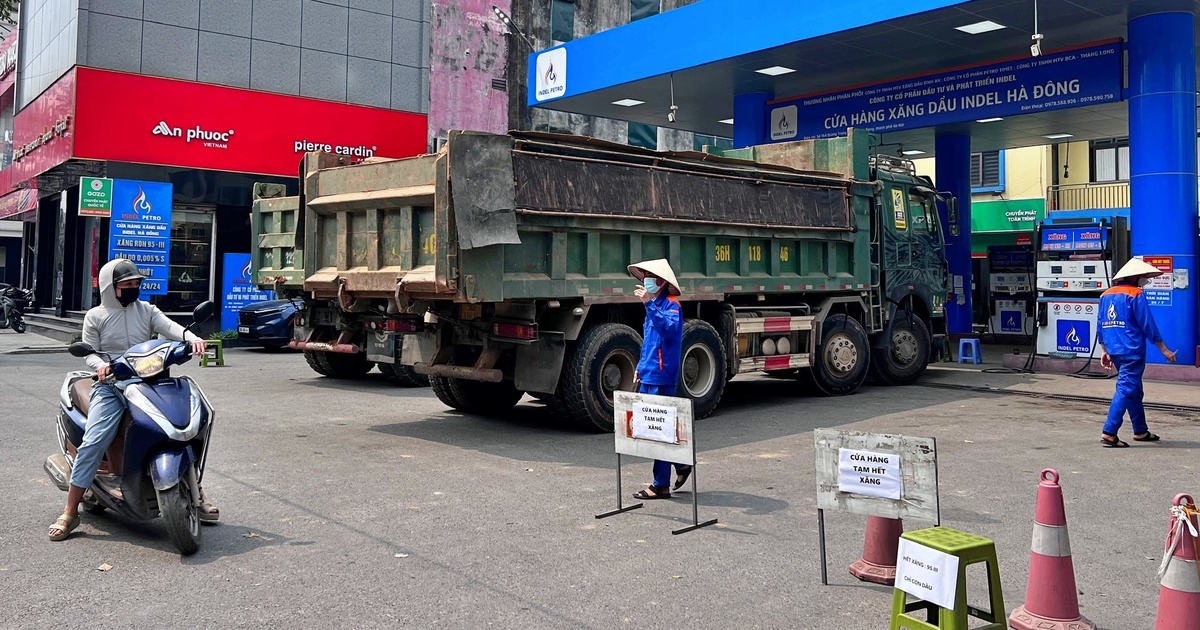 Hà Nội: Doanh nghiệp xăng dầu xin được dừng bán vì hết hàng