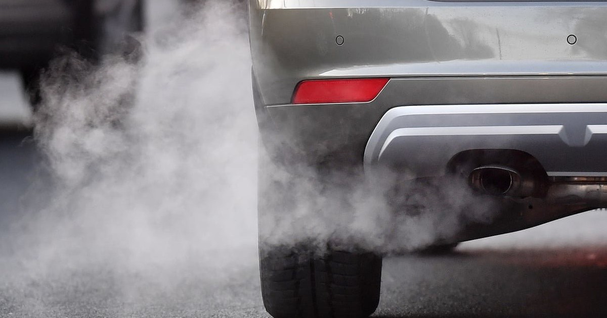 Màu khói từ ống xả ô tô, xe máy báo hiệu điều gì?