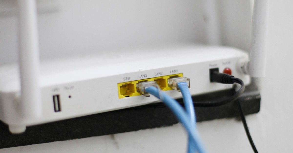 Nhà mạng tăng giá cước, người dùng 'than trời' vì internet chập chờn