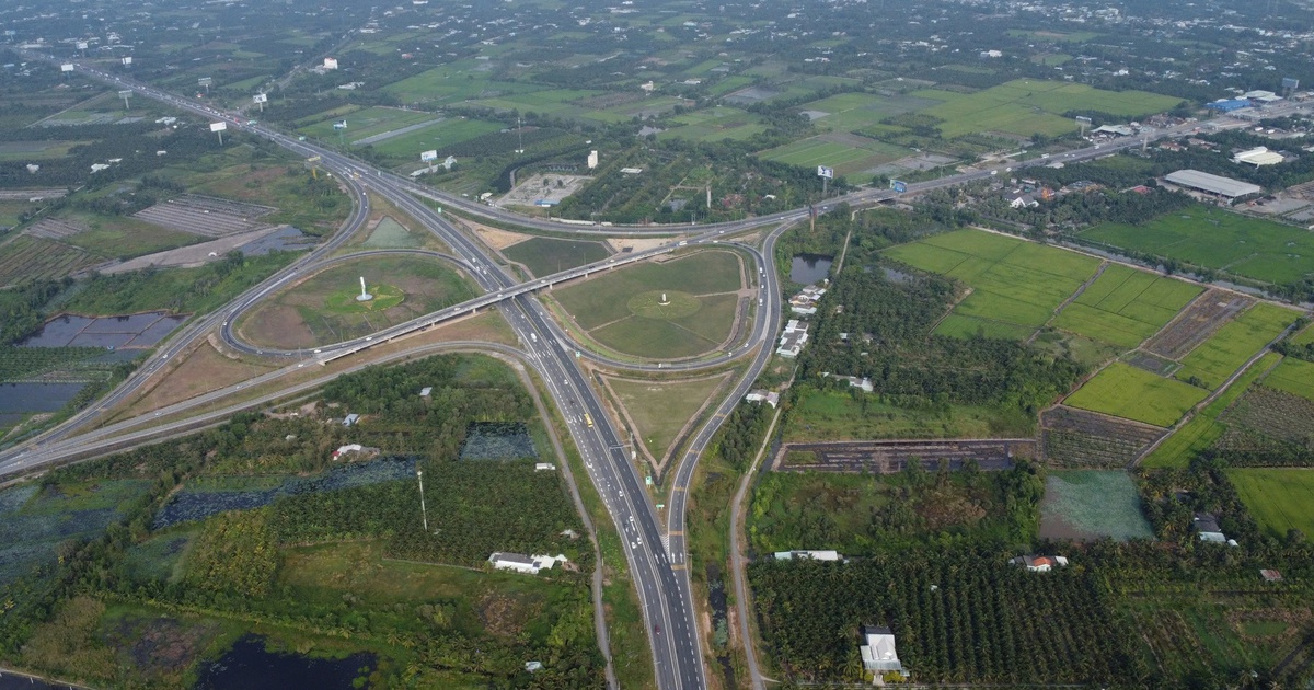 Tăng vốn đầu tư tuyến đường phát triển vùng Đồng Tháp Mười