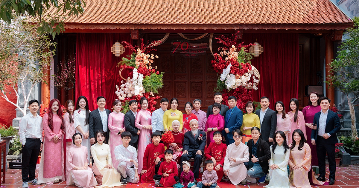 Ngưỡng mộ 70 năm bên nhau của cặp vợ chồng