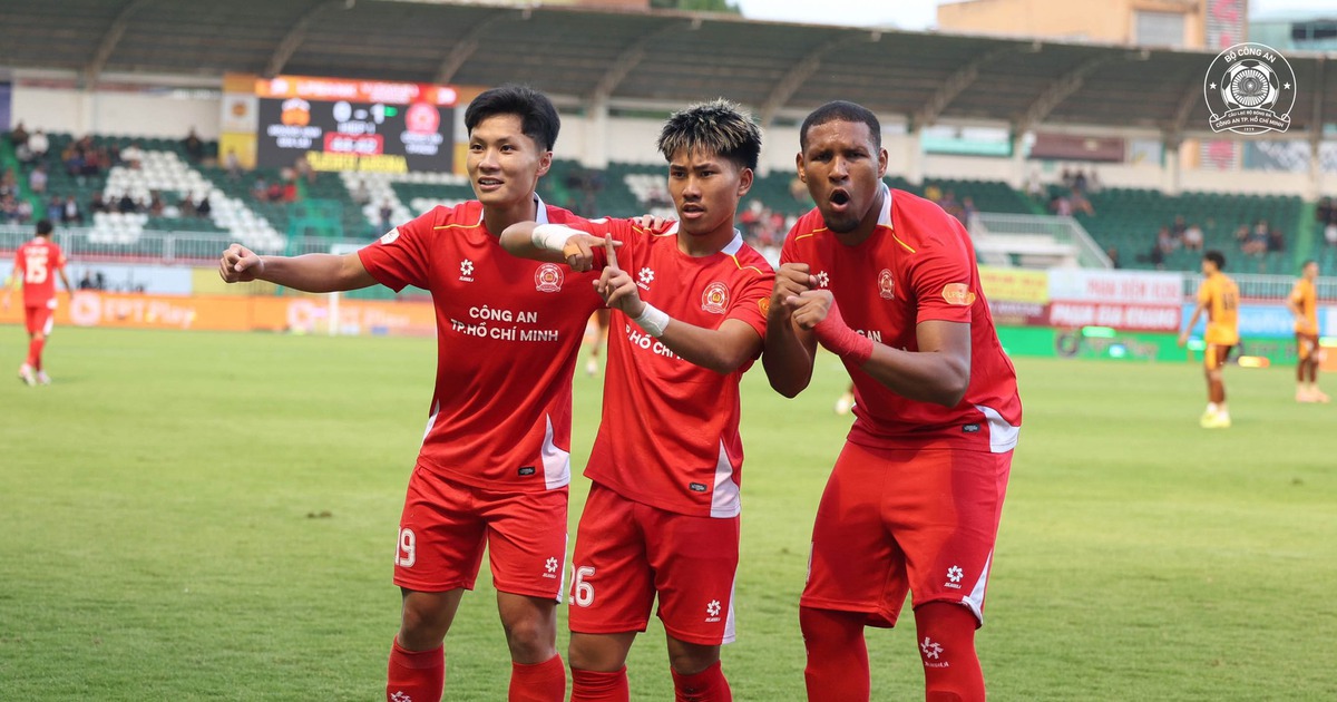 Bảng xếp hạng V-League mới nhất: Đội của HLV Huỳnh Đức ở vị trí khó tin, Đà Nẵng thoát đáy