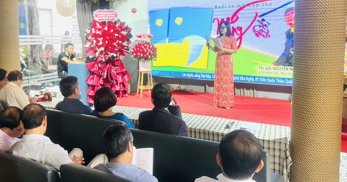 Chuyện đời, chuyện nghề: Người phụ nữ 'một mình với bàn phím'