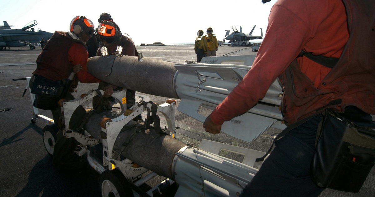 Mỹ khẩn cấp duyệt bán vũ khí cho Israel