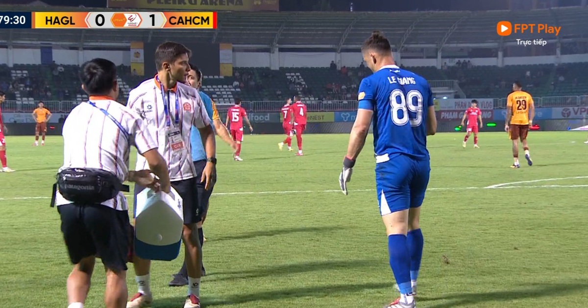 HAGL chơi hay hơn nhưng vẫn… thua cay đắng, đội CA TP.HCM thắng nhờ một nhân vật hoàn hảo: Đó là…