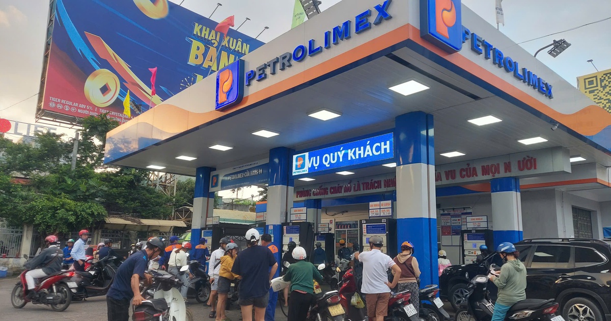 Gia Lai: Petrolimex dừng bán xăng dầu qua can, phuy khi lượng mua tăng đột biến