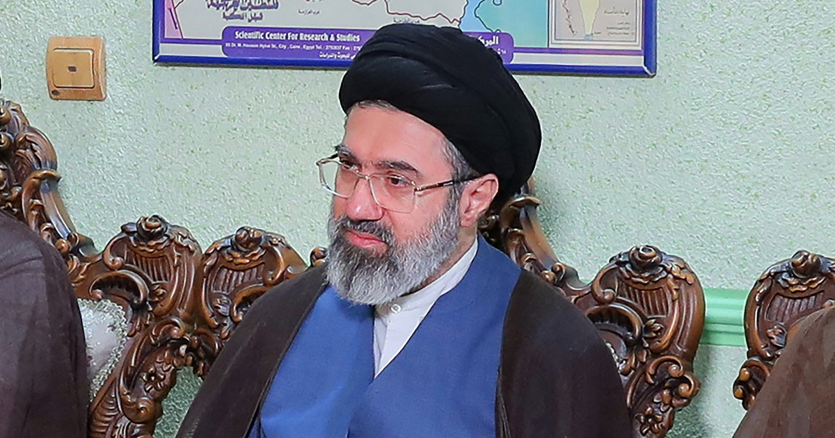 Ch&acirc;n dung nh&acirc;n vật b&iacute; ẩn trở th&agrave;nh t&acirc;n L&atilde;nh tụ tối cao Iran