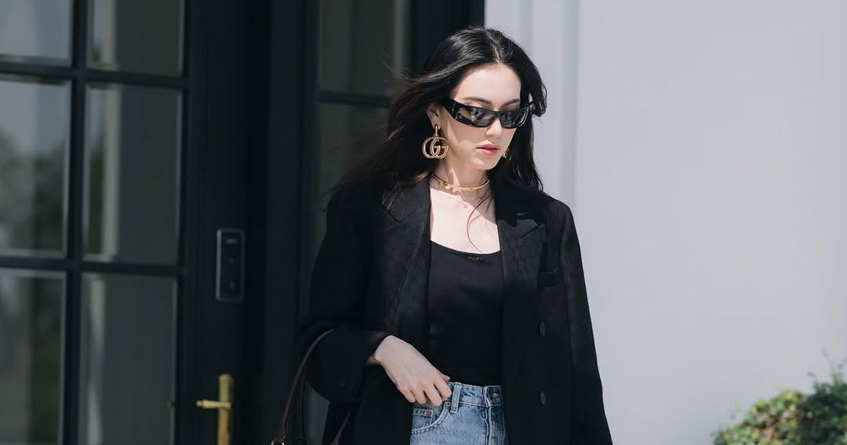 Không ngại nổi bật cùng bông tai to bản đầy táo bạo