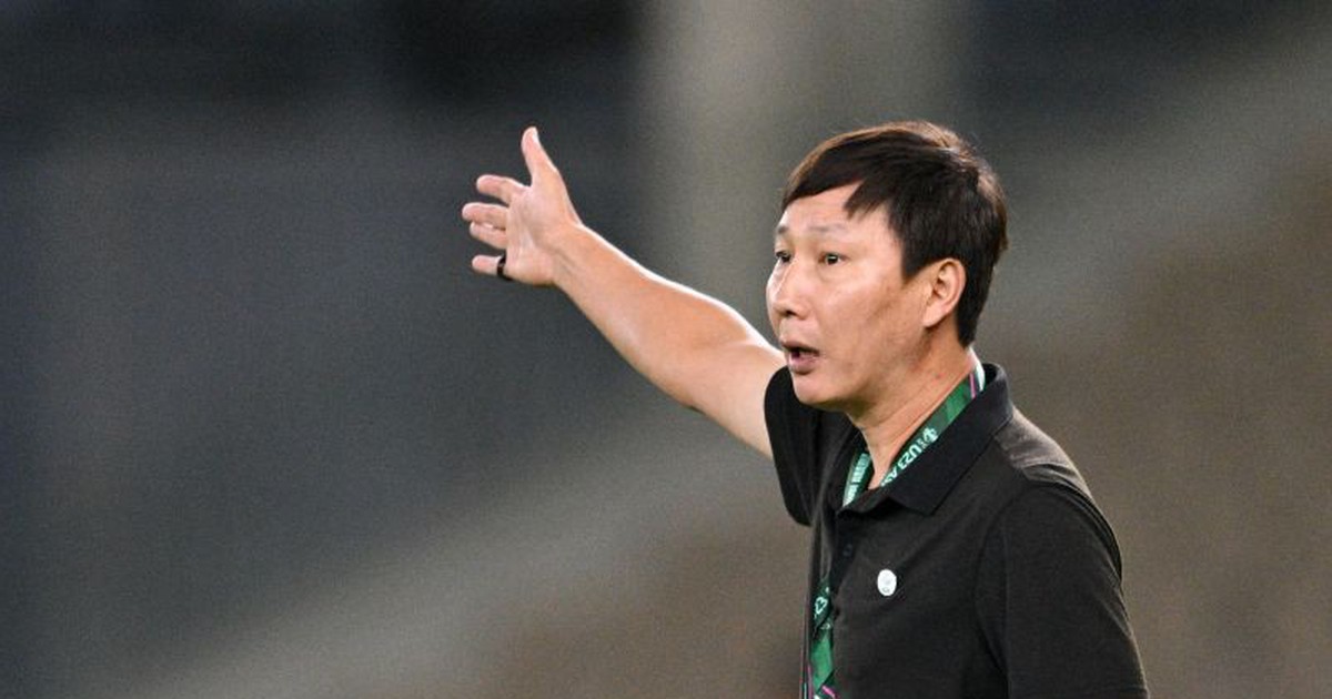 Báo Malaysia bất ngờ nhắc đến HLV Kim Sang-sik và Văn Hậu cùng Xuân Son trước ngày AFC tuyên án