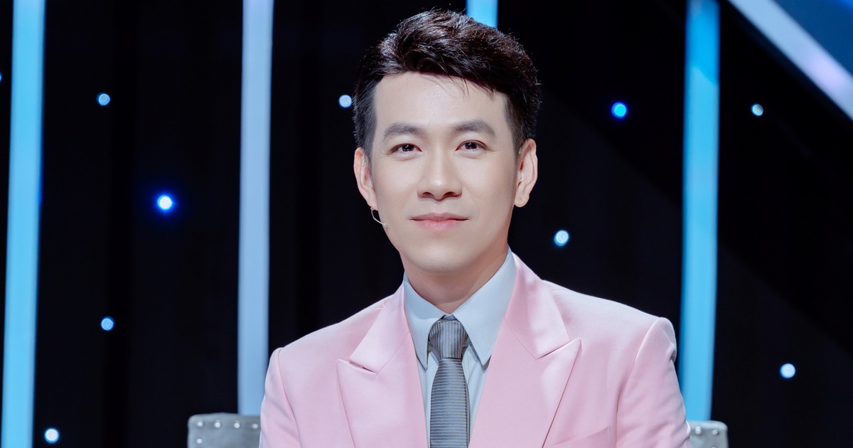 Nam ca sĩ xuất thân là thầy giáo, tiết lộ cuộc sống kín tiếng ở tuổi 44