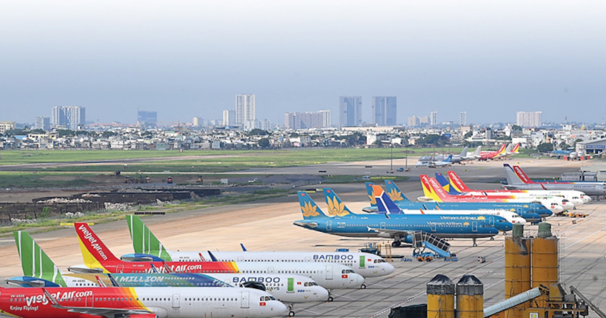 Hàng không lo "càng bay càng lỗ" do khan hiếm xăng dầu