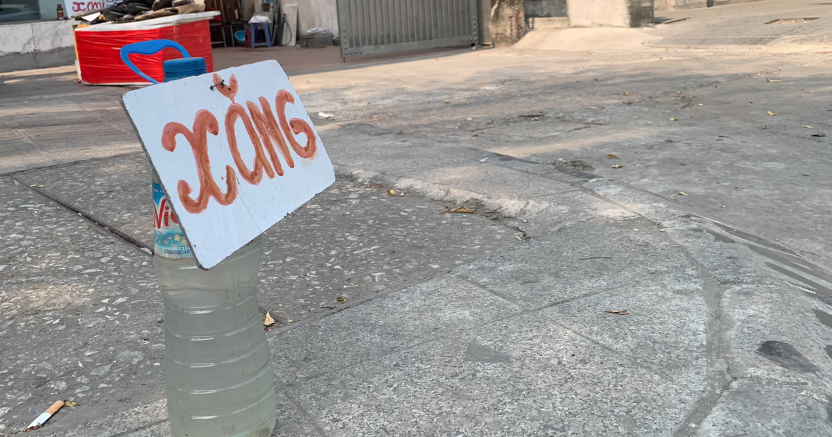 Hà Nội yêu cầu xử lý hoạt động bán xăng dầu bằng chai, lọ