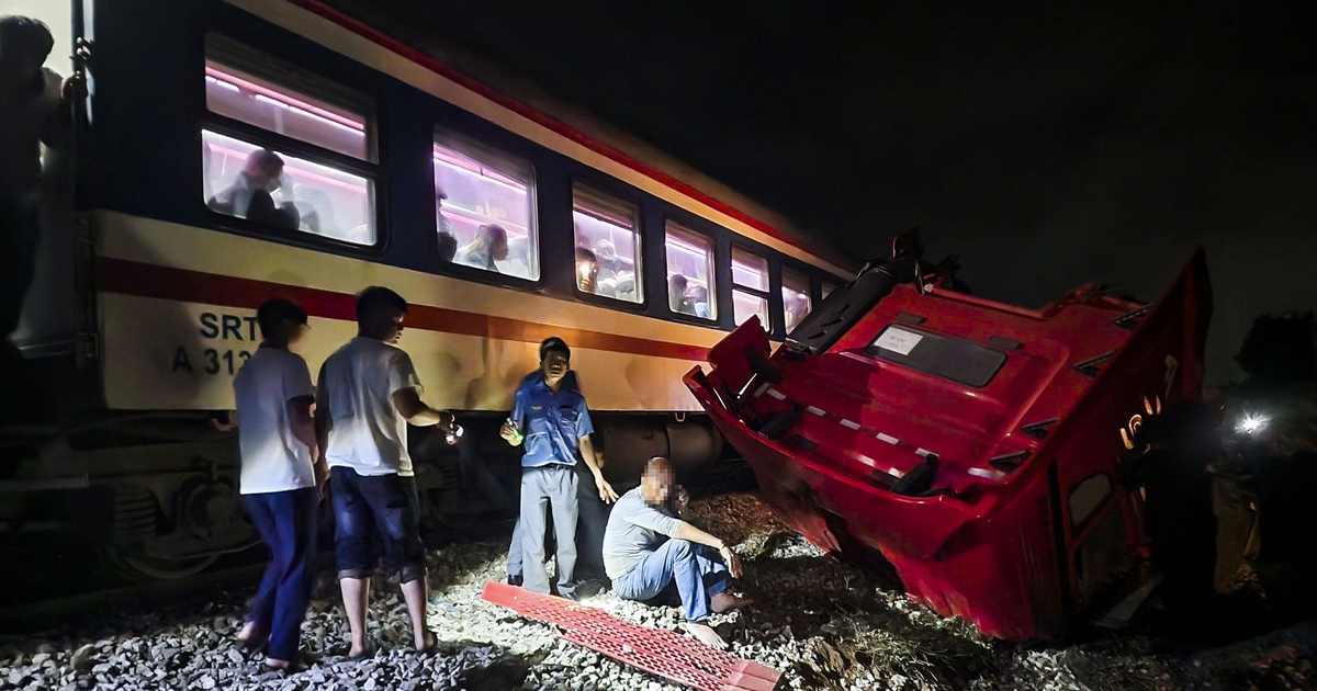 Xe container cố vượt r&agrave;o chắn bị t&agrave;u SE8 t&ocirc;ng g&atilde;y đ&ocirc;i: Khởi tố vụ &aacute;n