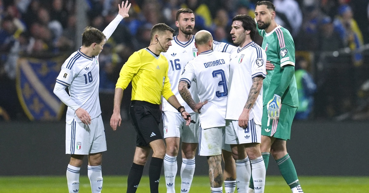 Báo chí Ý nghẹn ngào: 'Cơn ác mộng tồi tệ, World Cup đã rất gần nhưng lại đánh rơi vé'