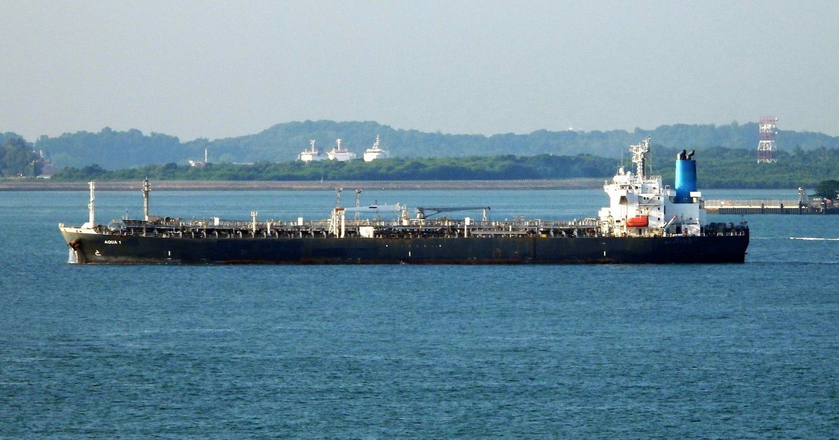 Thêm tàu dầu trúng tên lửa, Iran tập kích các mục tiêu tại vùng Vịnh