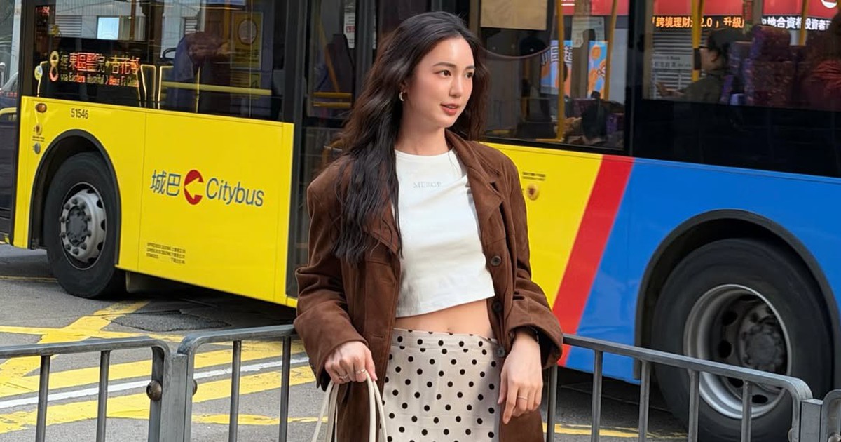 Tạo nét nữ tính cho phong cách đường phố từ chân váy cổ điển, chân váy hoa