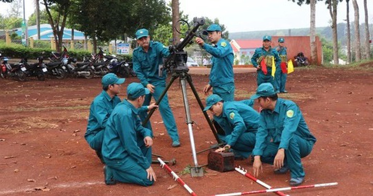 Bộ Quốc phòng giải đáp thắc mắc "bắt buộc tham gia dân quân tự vệ do thiếu quân"