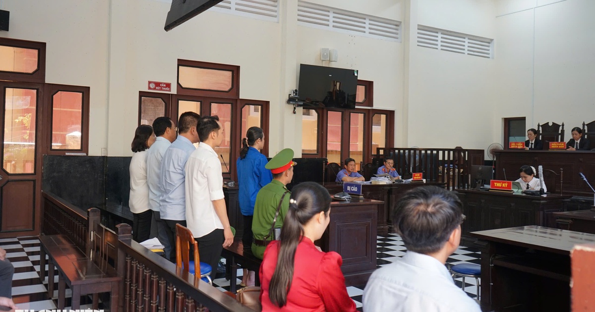 Vụ cựu kế toán tham ô tiền tỉ: Tòa lùi ngày tuyên án