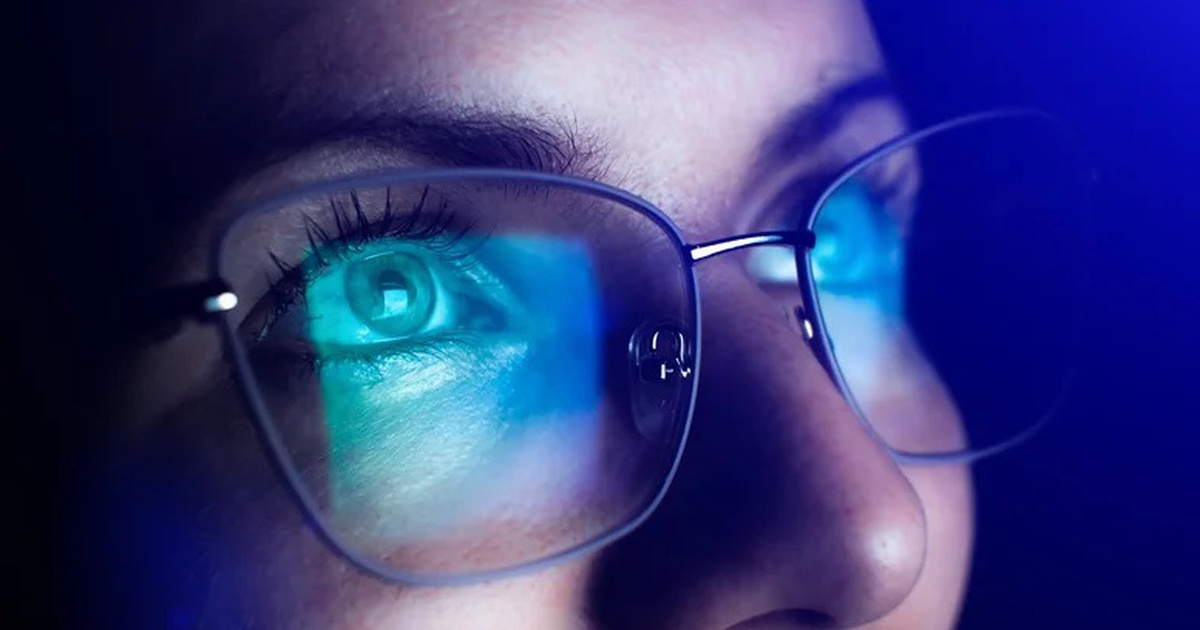 Kính chống ánh sáng xanh có "thần thánh" như quảng cáo?