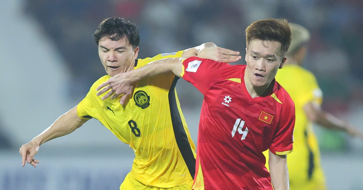 Hoàng Đức gặp vấn đề sau khi giúp Việt Nam thắng Malaysia, tạm hạn chế hoạt động khớp gối