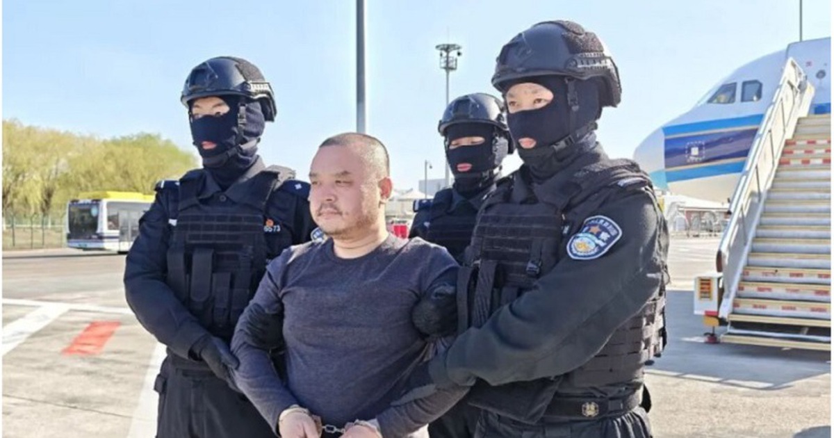 Công an Trung Quốc dẫn độ một trùm lừa đảo từ Campuchia