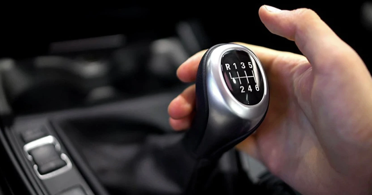 Ô tô số sàn giảm mạnh, báo hiệu 'ngày tàn' sắp đến