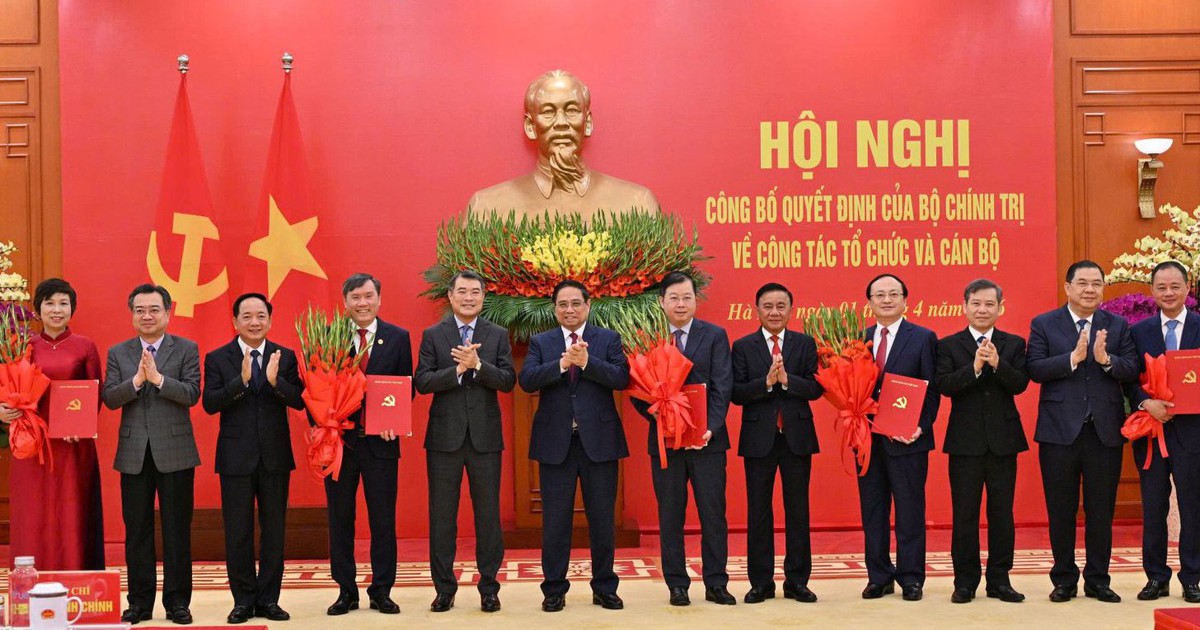 Bộ Chính trị quyết định công tác tổ chức và cán bộ đối với 5 cơ quan