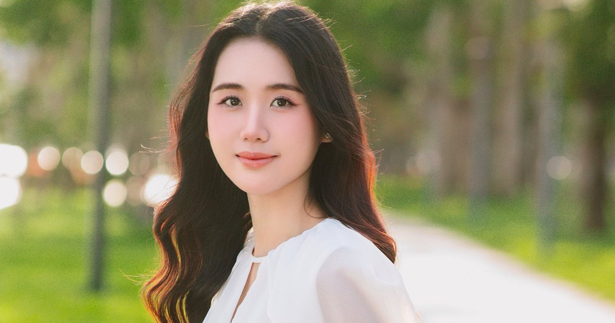 Nhan sắc cô gái Huế sở hữu IELTS 8.0 vừa thành Á hậu Thế giới Việt Nam