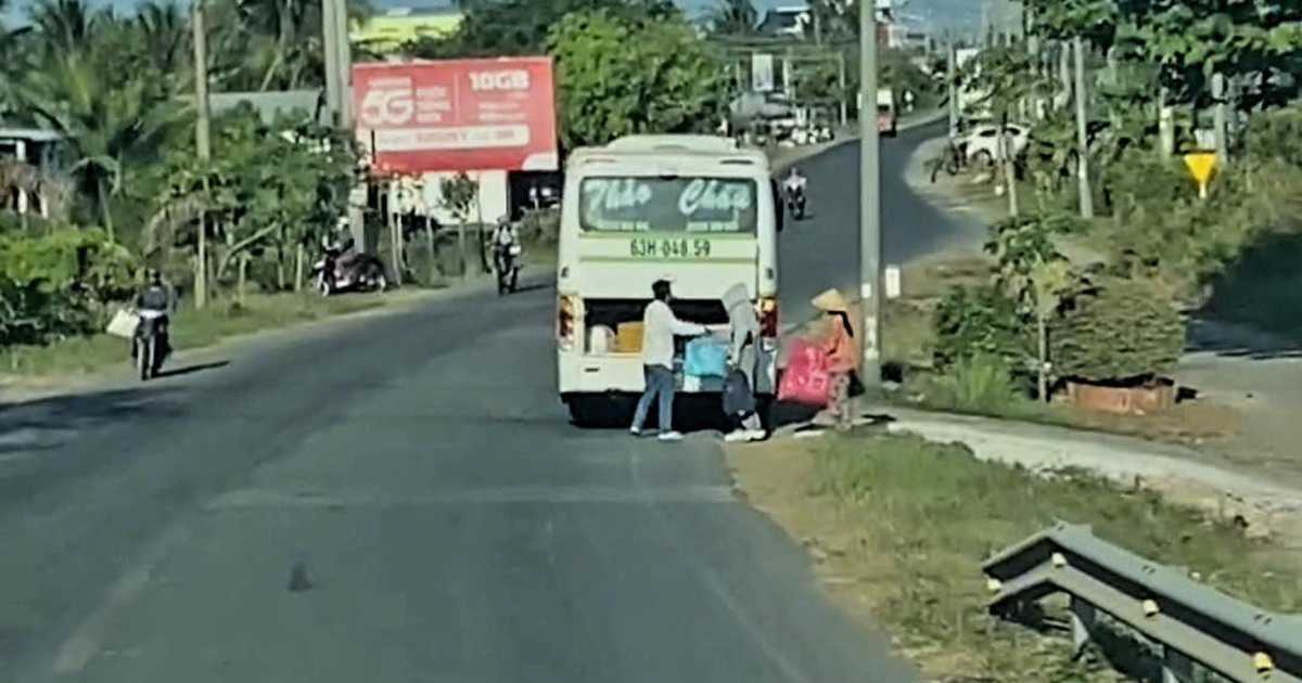 Vì sao xe hợp đồng "trá hình" tồn tại dai dẳng tại Vĩnh Long?