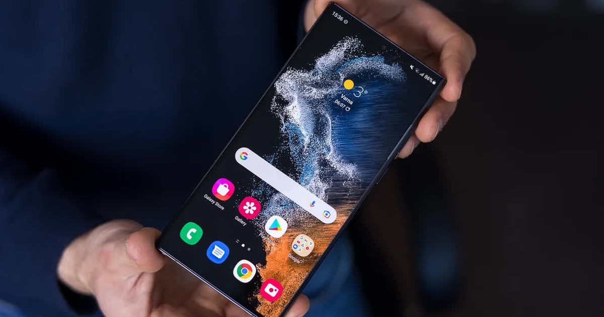 Người dùng Galaxy S22 Ultra "tá hỏa" vì lỗi khóa máy khó hiểu