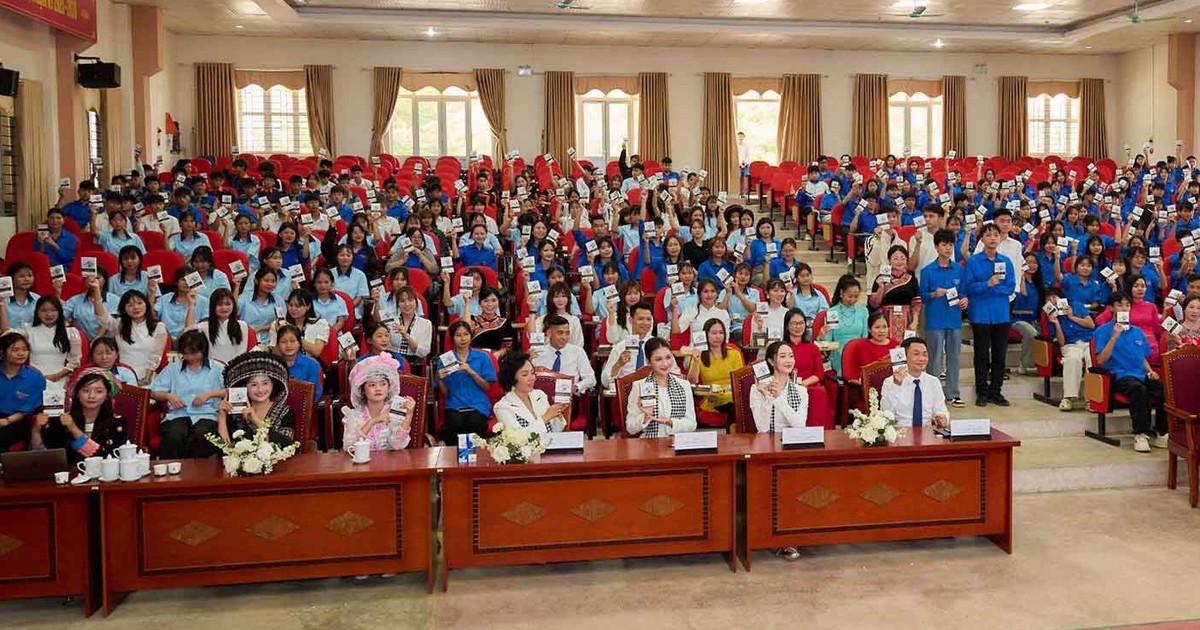 Hành trình Từ Trái Tim truyền lửa khát vọng cho sinh viên vùng cao