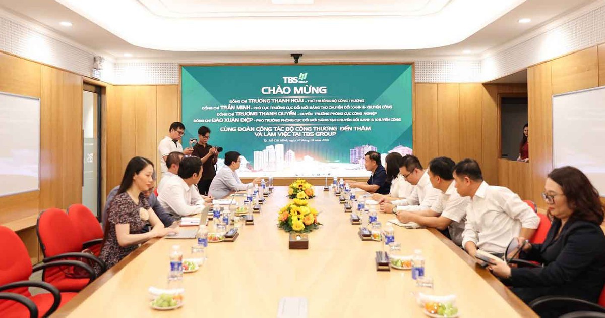 TBS Group và Hiệp hội Da giày túi xách Việt Nam tiếp đoàn Bộ Công thương