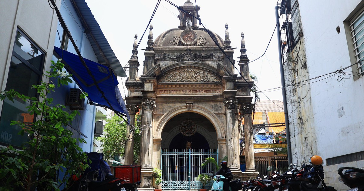 Mộ cổ kiến trúc giống nhà thờ 112 năm ở TP.HCM: Dấu tích tri huyện xưa